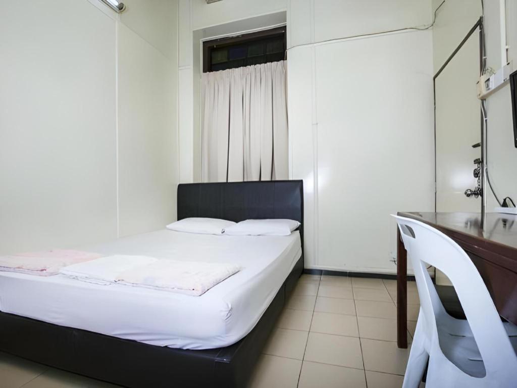 Old Penang Hotel - Trang Road Джордж Таун Екстериор снимка