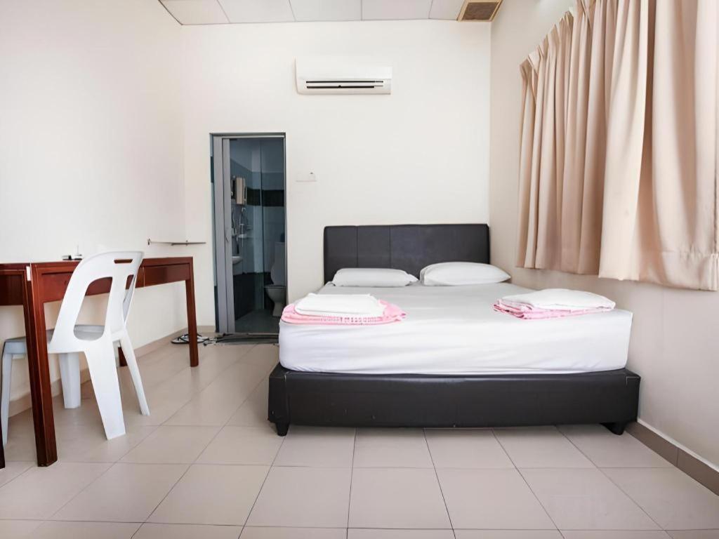 Old Penang Hotel - Trang Road Джордж Таун Екстериор снимка